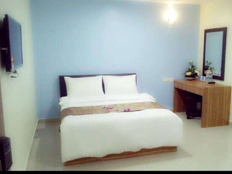 Brezza Hotel Lumut Bagian luar foto