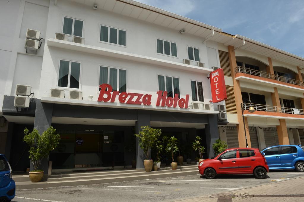 Brezza Hotel Lumut Bagian luar foto